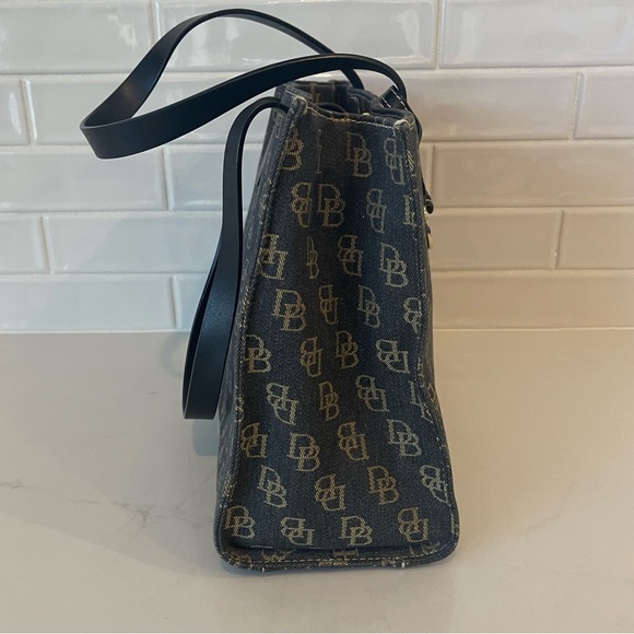 Dooney and Bourke shoulder bag - Picture 3 of 14